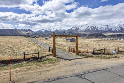 /international/us/1292-larson-lane-coleville-walker-ca-110098531750/