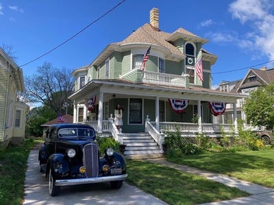 /international/us/1133-algoma-boulevard-oshkosh-wi-110106617954/