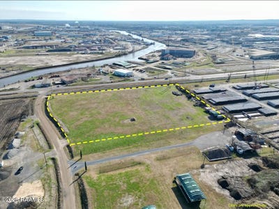 /international/us/commercial-drive-new-iberia-la-110106693802/