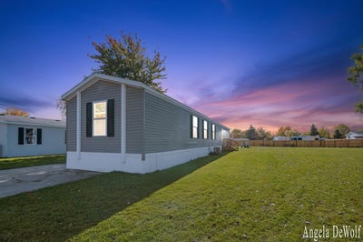 /international/us/4464-jardin-drive-nw-walker-mi-110120772245/