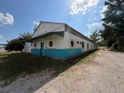 /international/us/685-s-sturgeon-street-montgomery-city-mo-110110256320/
