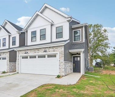/international/us/317-maple-street-pardeeville-wi-110100687028/
