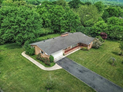 /international/us/1385-n-main-street-whitwell-tn-110110188579/