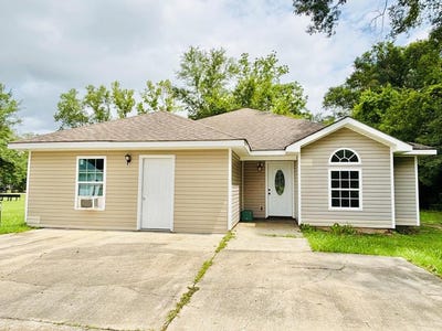 /international/us/111-s-jackson-avenue-picayune-ms-110108019419/