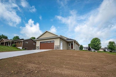 /international/us/944-s-kelly-road-ellsworth-wi-110101194608/