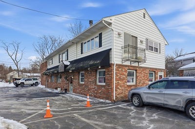 /international/us/1008-westford-st-lowell-ma-110106368865/