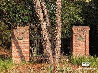 /international/us/montrose-woods-drive-fairhope-al-110103794888/