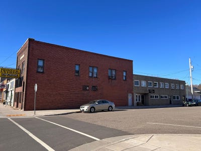 /international/us/125-lake-ave-n-crandon-wi-110107478362/