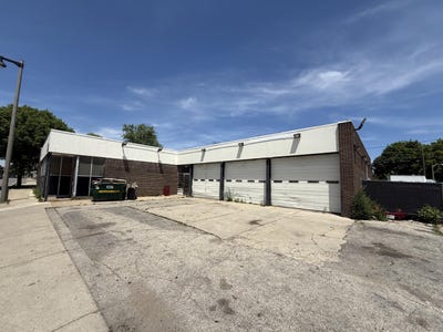 /international/us/2330-w-fond-du-lac-ave-milwaukee-wi-110108508011/