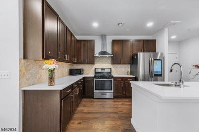 /international/us/724-lorhan-dr-piscataway-twp-nj-110120413558/