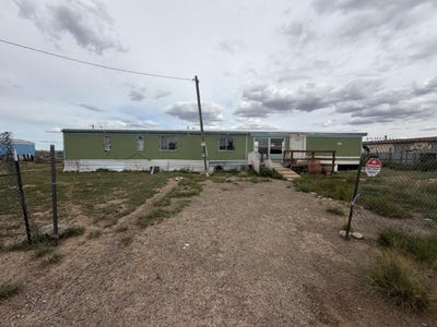 /international/us/4-kansas-court-moriarty-nm-110120029898/
