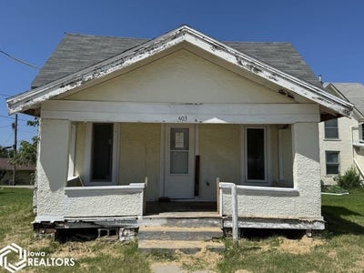 /international/us/403-w-van-buren-street-centerville-ia-110101096922/
