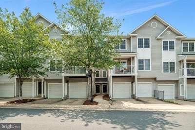 /international/us/12805-fair-briar-ln-fairfax-va-110099991821/
