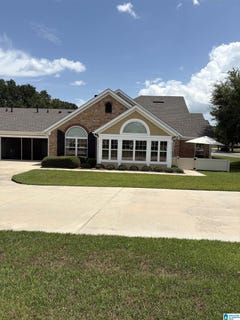 /international/us/320-hidden-creek-circle-dothan-al-110120028494/