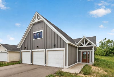 /international/us/31710-madison-road-lindstrom-mn-110107350594/