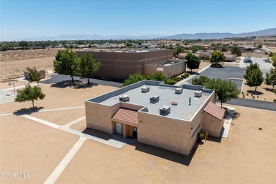 /international/us/3700-w-ave-l-lancaster-ca-110101658012/