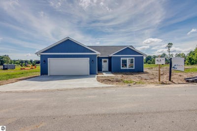 /international/us/2073-cottonwood-avenue-grawn-mi-110109060772/