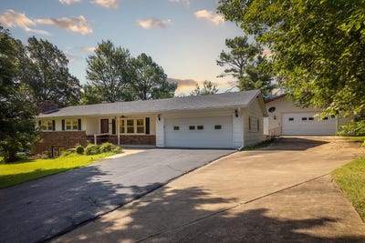 /international/us/2010-catalina-drive-west-plains-mo-110101118002/