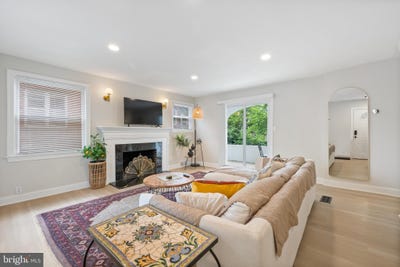 /international/us/4225-e-west-highway-bethesda-md-110101359892/