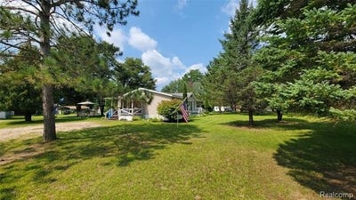 /international/us/4349-bay-road-sage-twp-mi-110106730876/