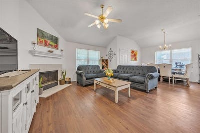 /international/us/300-elk-run-drive-fort-worth-tx-110101141994/
