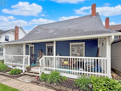 /international/us/19-oakwood-avenue-huron-oh-110108189747/