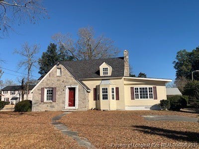 /international/us/1002-iona-street-fairmont-nc-110098589473/