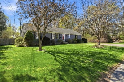 /international/us/1-roslyn-avenue-bristol-ri-110107700388/