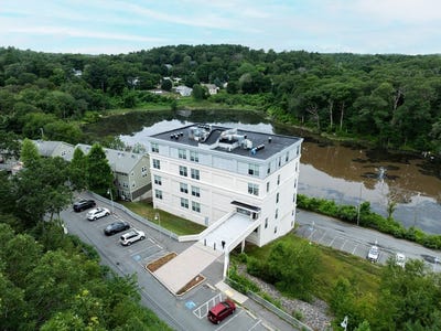 /international/us/24-cobblestone-ln-603-gloucester-ma-110106186989/