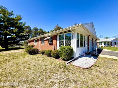 /international/us/401-highland-drive-whiting-nj-110107632983/