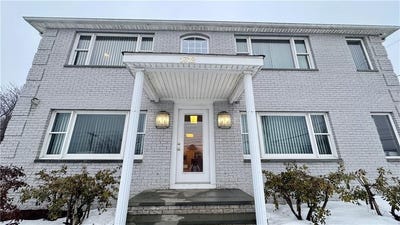 /international/us/1312-atwood-avenue-johnston-ri-110105866556/