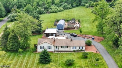 /international/us/16-hogback-rd-franklin-twp-nj-110099875781/