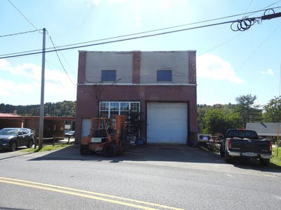 /international/us/812-e-main-street-fries-va-110120460892/