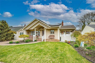 /international/us/225-philadelphia-avenue-massapequa-park-ny-110099042257/