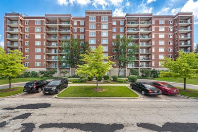/international/us/5555-n-cumberland-avenue-chicago-il-110106960620/