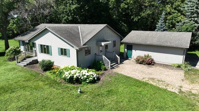 /international/us/26498-371st-ave-henderson-mn-110100982746/