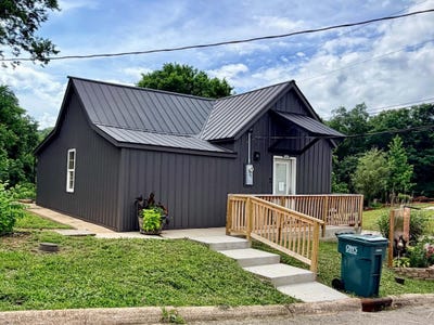 /international/us/18209-3rd-street-eminence-mo-110108608015/