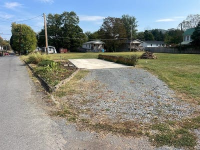 /international/us/142-washington-street-alderson-wv-110102452387/