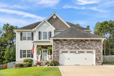 /international/us/379-w-huckleberry-way-rocky-point-nc-110119423642/