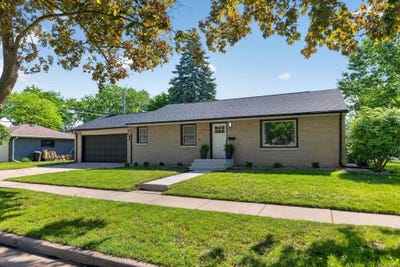 /international/us/2206-n-mcdonald-street-appleton-wi-110108331568/