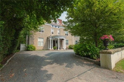 /international/us/90-rhode-island-avenue-newport-ri-110101510042/