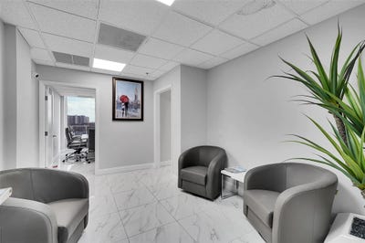 /international/us/12550-biscayne-boulevard-north-miami-fl-110107347435/