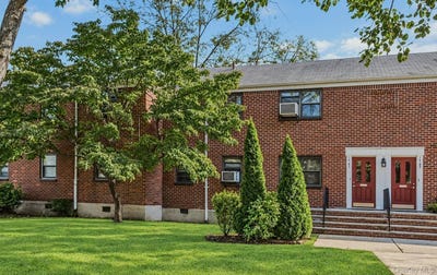 /international/us/17-81-166th-street-whitestone-ny-110120671175/