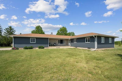 /international/us/5442-w-mt-vernon-road-cedar-falls-ia-110100509993/