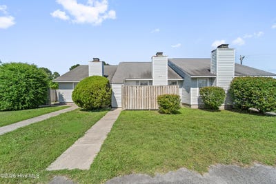 /international/us/126-witten-circle-havelock-nc-110108579563/