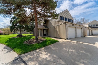 /international/us/68-landings-way-avon-lake-oh-110107402238/
