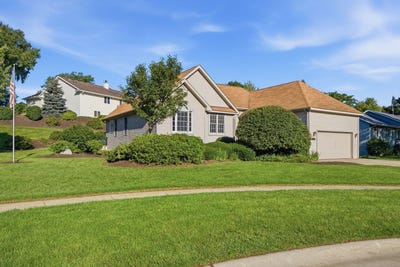 /international/us/809-tuckaway-court-twin-lakes-wi-110110098121/