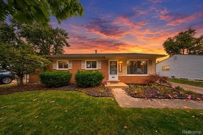 /international/us/30328-fairfax-street-livonia-mi-110120754154/