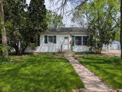 /international/us/231-river-drive-dekalb-il-110108269607/