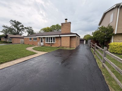 /international/us/10809-austin-avenue-chicago-ridge-il-110108149603/